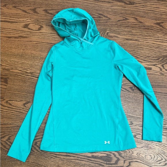 Small under armour shirt - Picture 1 of 3